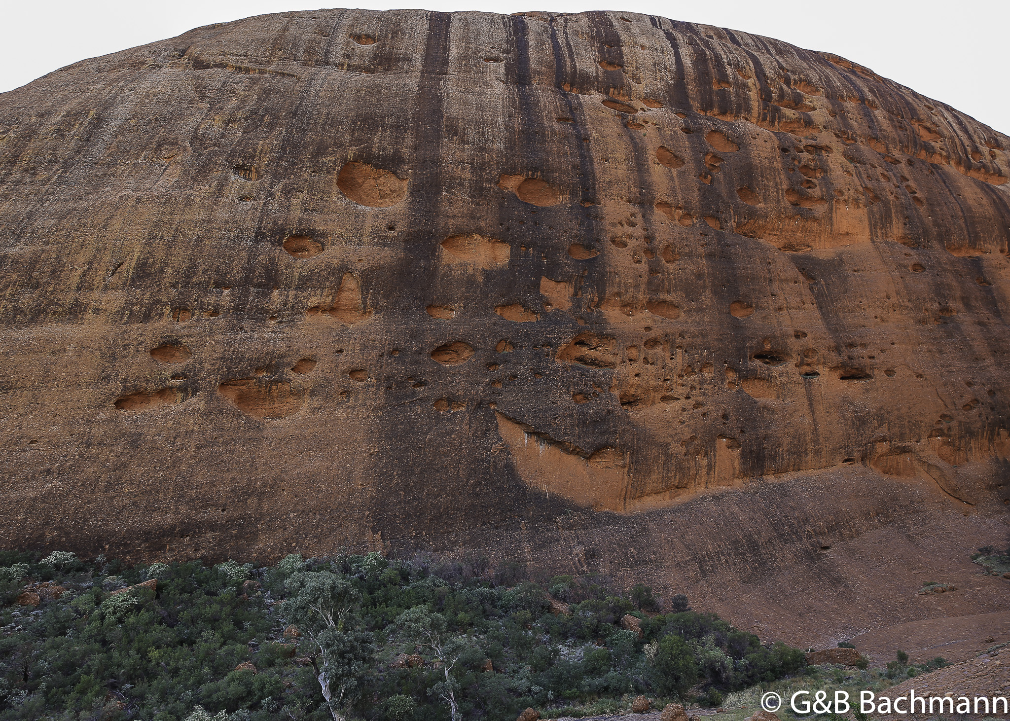 Panorama_Kata-Tjuta_Olgas_v5.jpg