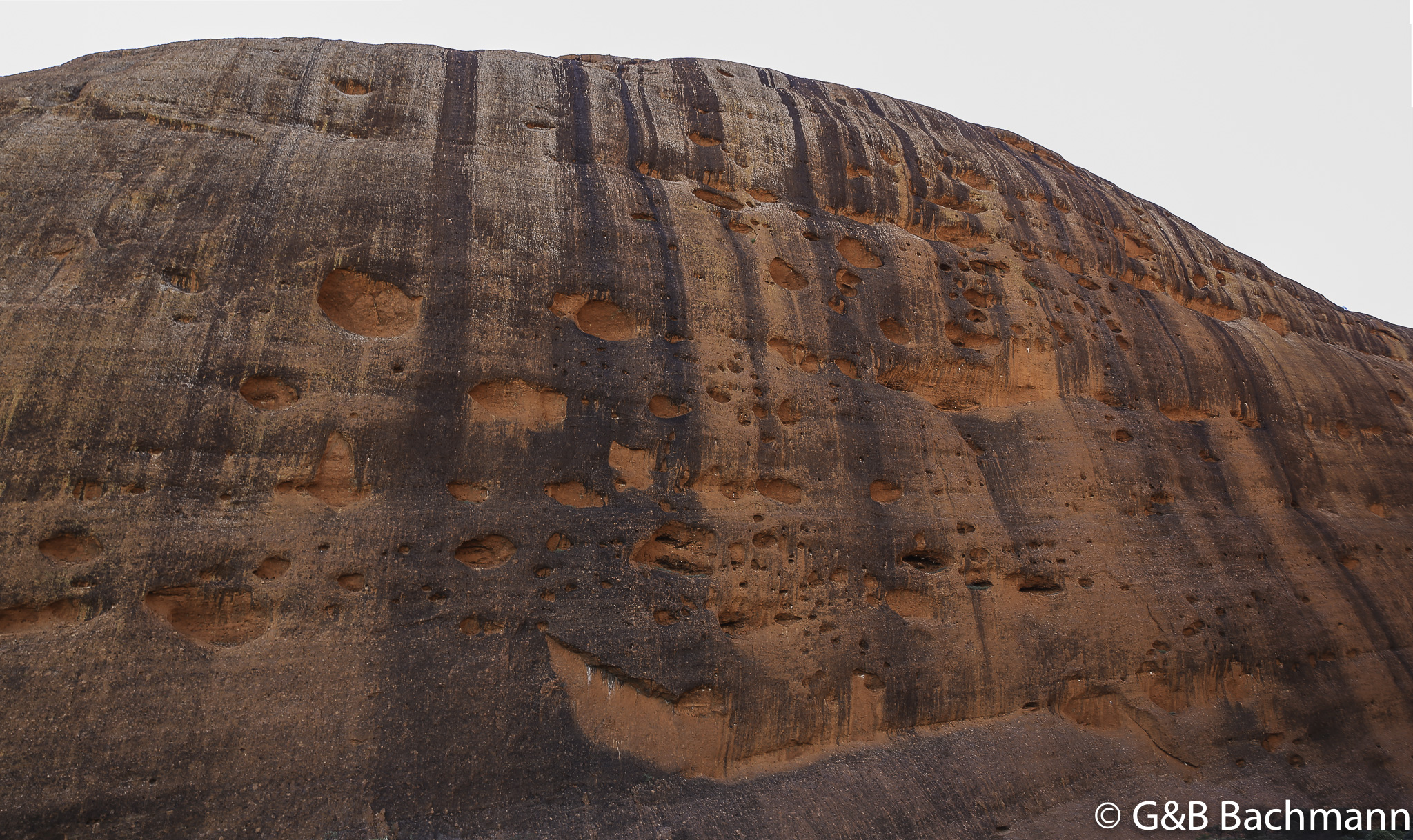 Panorama_Kata-Tjuta_Olgas_v6.jpg