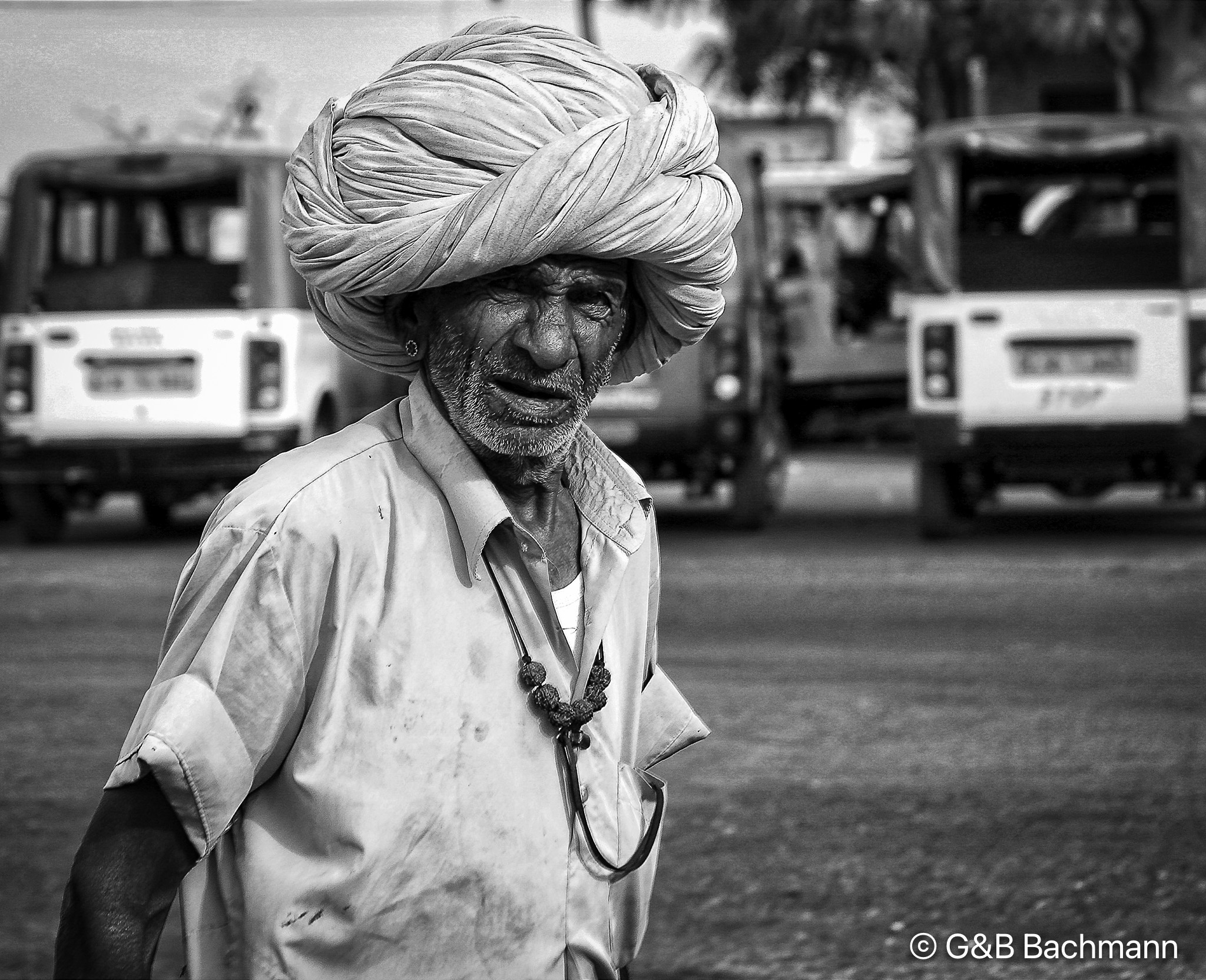 20100409_Udaipur_Pichola-Lake_Jojowar_1961-Edit.jpg