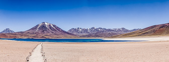 Atacama-Salar-Miniques-Miscanti lakes
