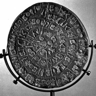 Heraklion_194_Disque-de-Phaestos.jpg
