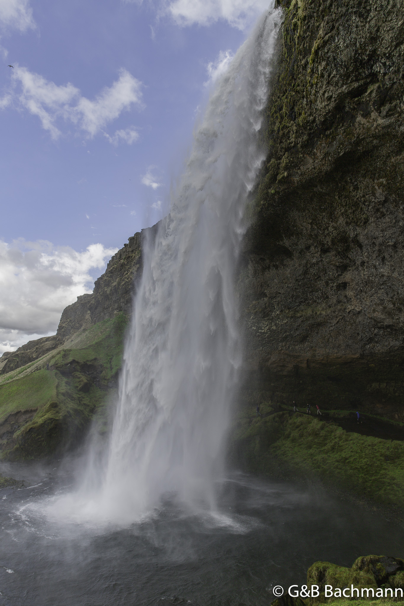 201505_Seljalandsfoss-7-HDR.jpg
