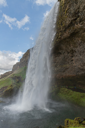 201505_Seljalandsfoss-7-HDR.jpg