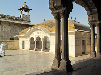 20100412_Red-Castle-Agra_2535.jpg