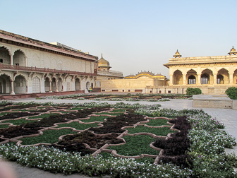 20100412_Red-Castle-Agra_2546.jpg