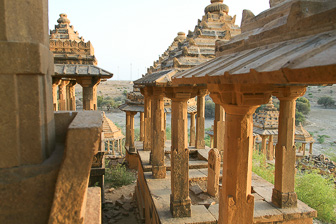 20100405_Cenotaphes_Bara-Bagh_0657.jpg