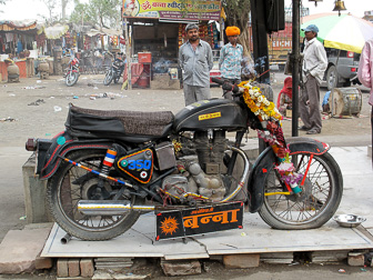 20100408_Market_Noria_Bats_1342.jpg