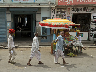 20100408_Market_Noria_Bats_1368.jpg