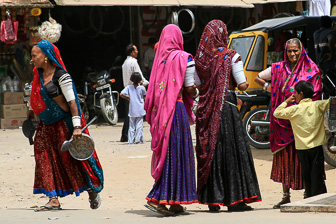 20100408_Market_Noria_Bats_1558.jpg