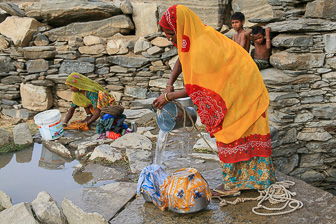 20100409_Udaipur_Pichola-Lake_Jojowar_2013.jpg