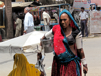20100408_Market_Noria_Bats_1389.jpg