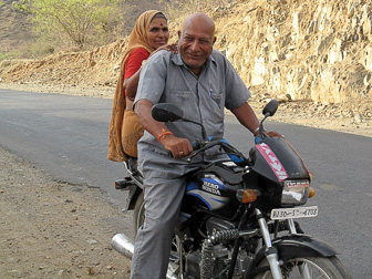 20100409_Udaipur_Pichola-Lake_Jojowar_1834.jpg