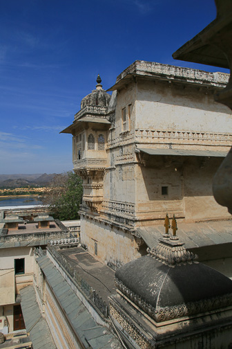 20100409_Udaipur_Pichola-Lake_Jojowar_1881.jpg