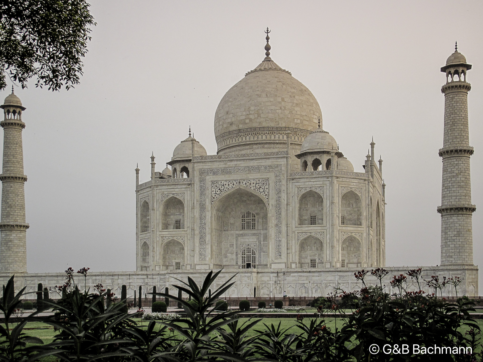20100413_TajMahal-Agra_2594-Edit.jpg