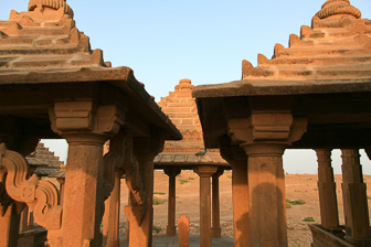 20100405_Cenotaphes_Bara-Bagh_0663.jpg