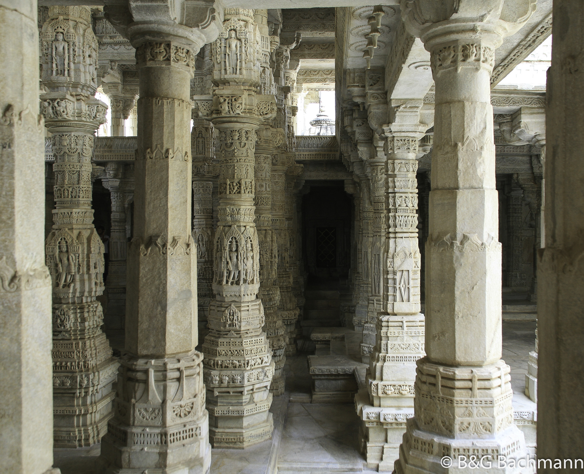 20100408_Ranakpur_Temples-Jain_1713.jpg