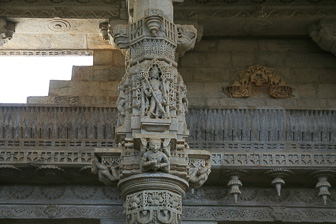 20100408_Ranakpur_Temples-Jain_1693.jpg
