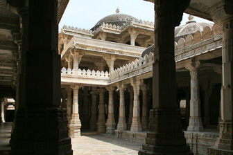 20100408_Ranakpur_Temples-Jain_1699-Edit.jpg