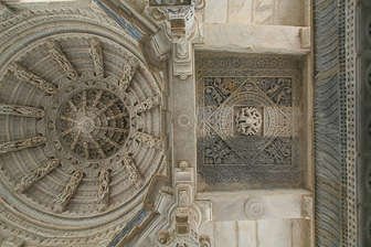 20100408_Ranakpur_Temples-Jain_1736.jpg