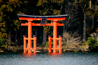 Torii_Lac_Ashi_Hakone_06-55.jpg
