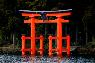 Torii_Lac_Ashi_Hakone_15-64.jpg