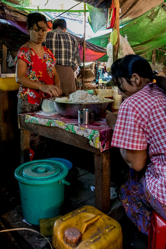 Nyaung OO Market