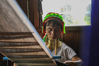 Nyaungshwe - Padaung girls