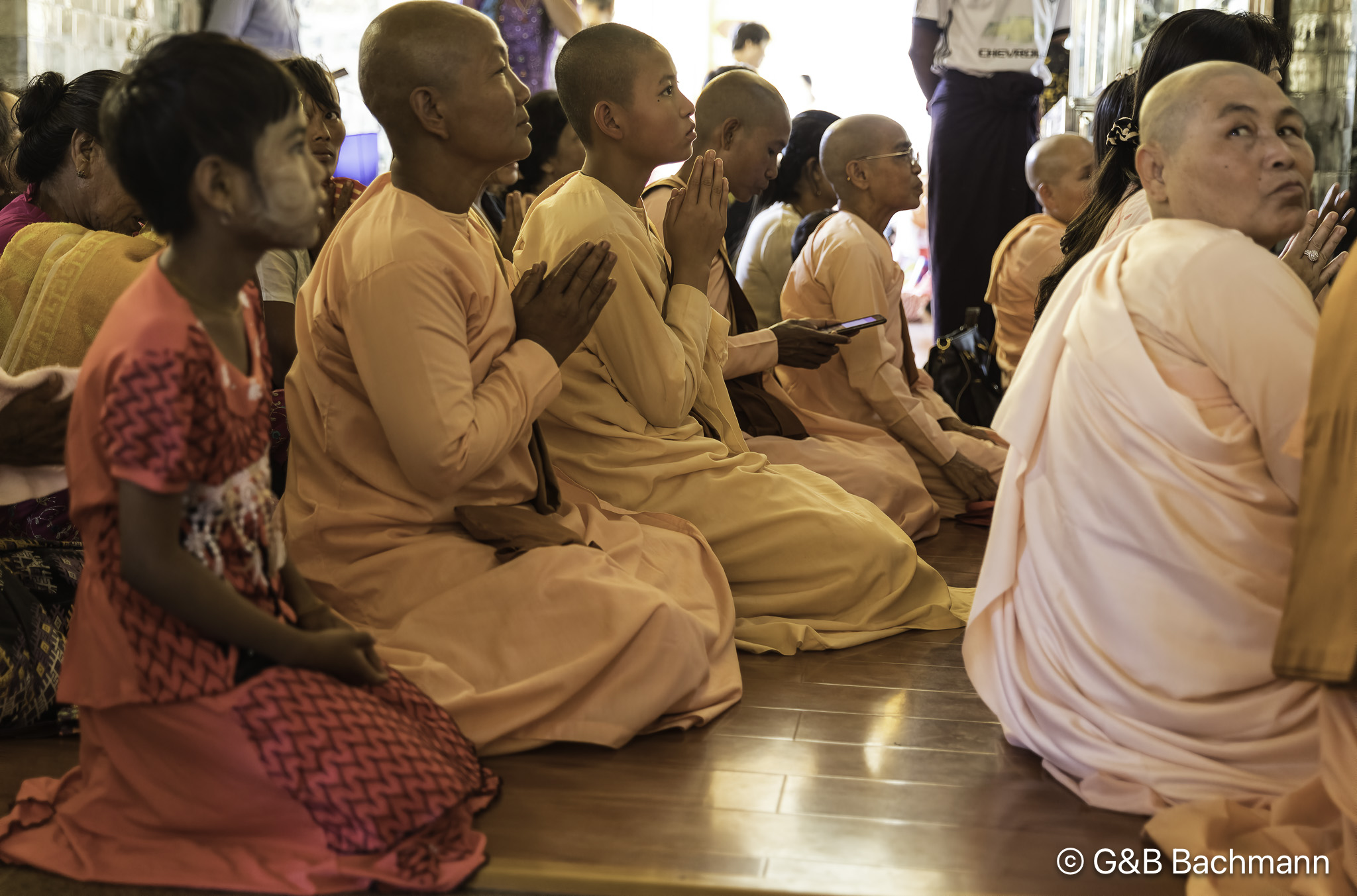 Myanmar_Mandelay_Mahamuni_Pagoda-11-Modifier.jpg