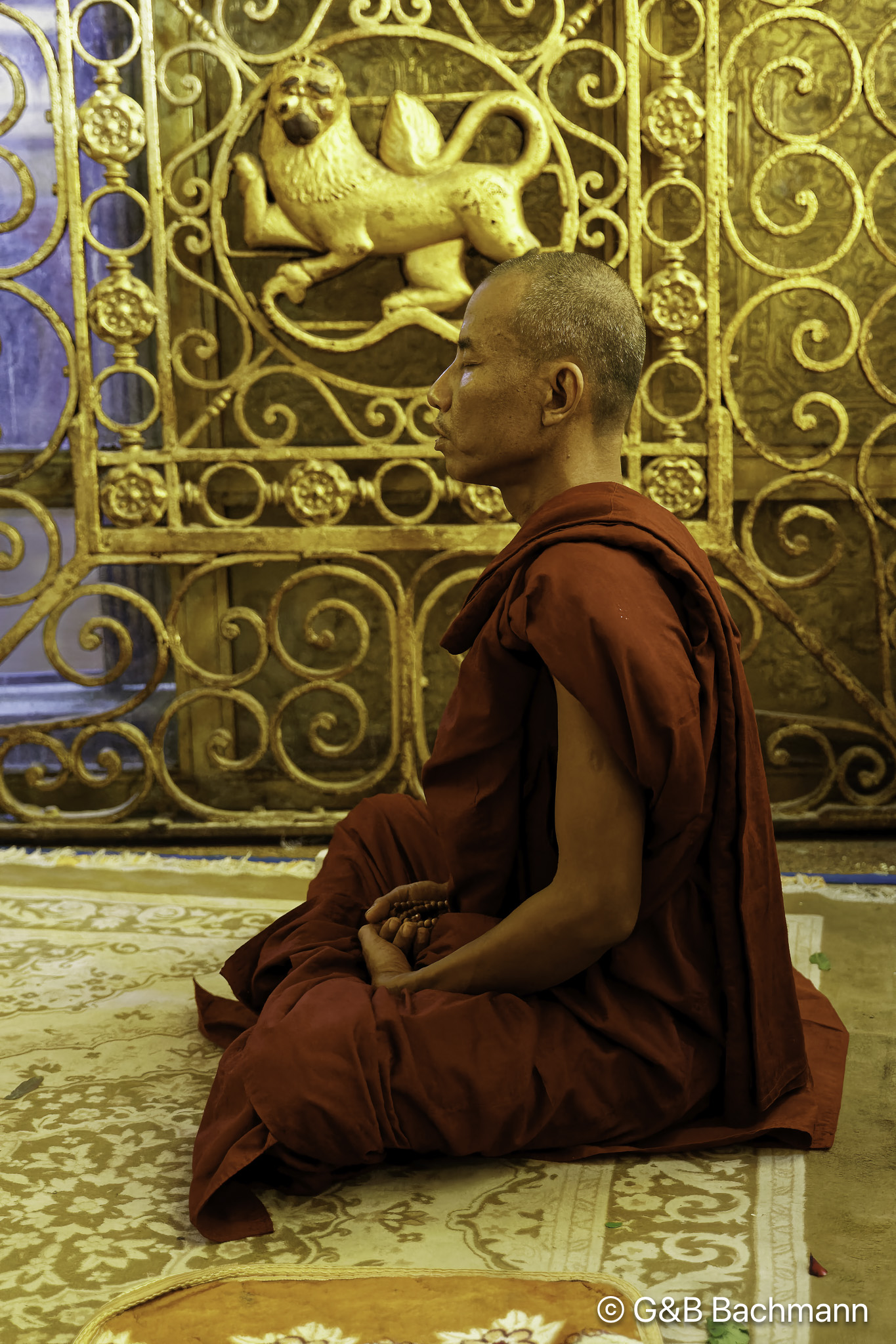 Myanmar_Mandelay_Mahamuni_Pagoda-12-Modifier.jpg