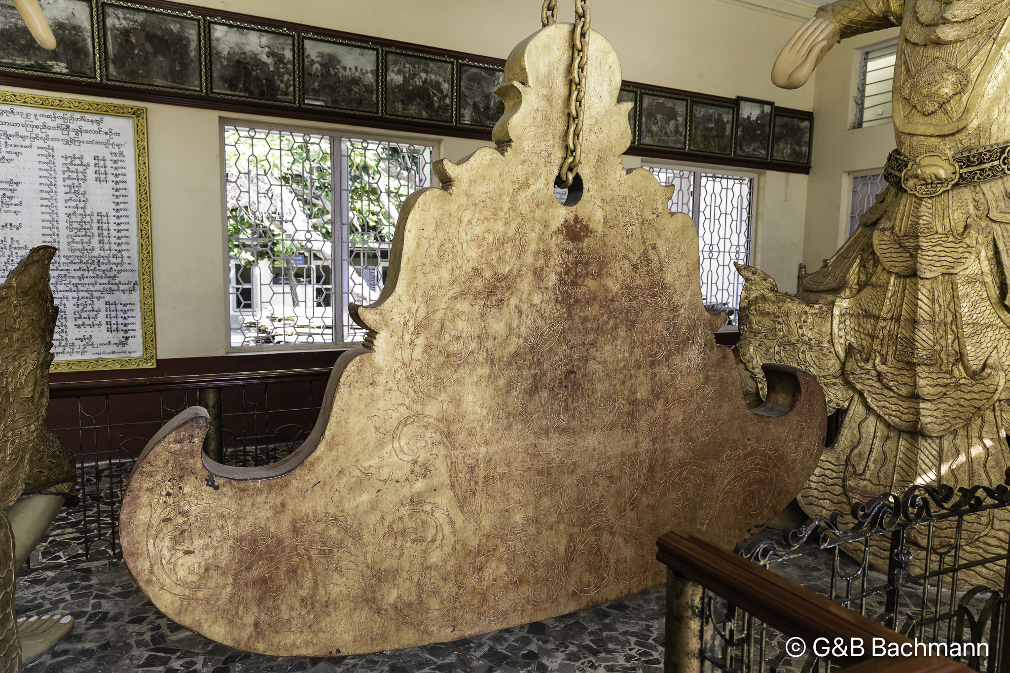Myanmar_Mandelay_Mahamuni_Pagoda-18.jpg