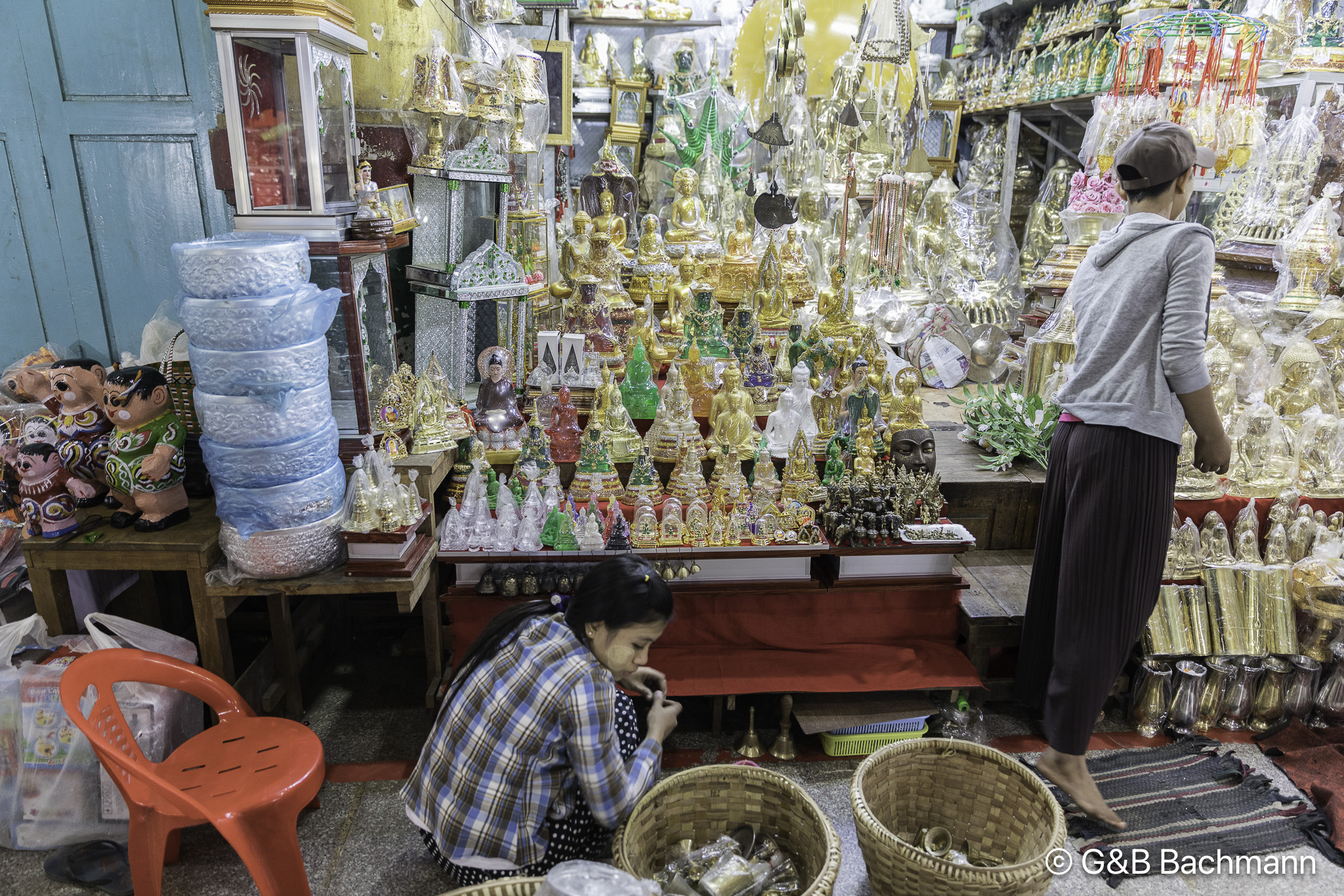 Myanmar_Mandelay_Mahamuni_Pagoda-28.jpg