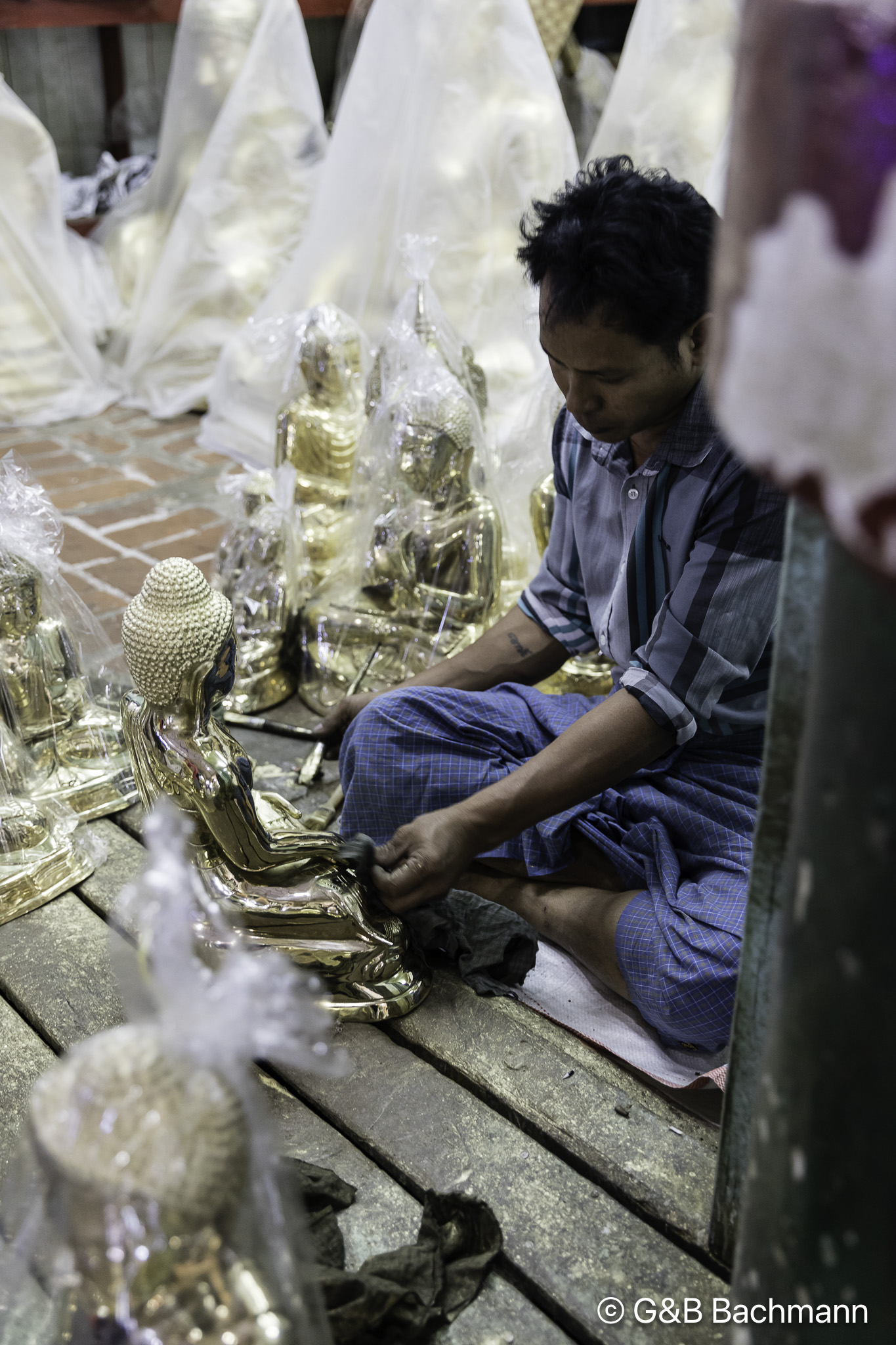 Myanmar_Mandelay_Mahamuni_Pagoda-31.jpg