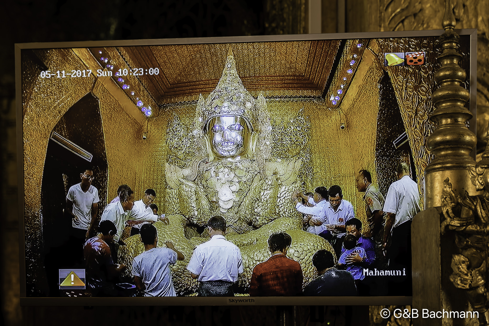 Myanmar_Mandelay_Mahamuni_Pagoda-4-Modifier.jpg