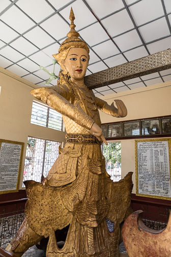 Myanmar_Mandelay_Mahamuni_Pagoda-17.jpg