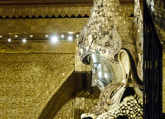 Myanmar_Mandelay_Mahamuni_Pagoda-5.jpg