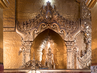 Myanmar_Mandelay_Mahamuni_Pagoda-8.jpg