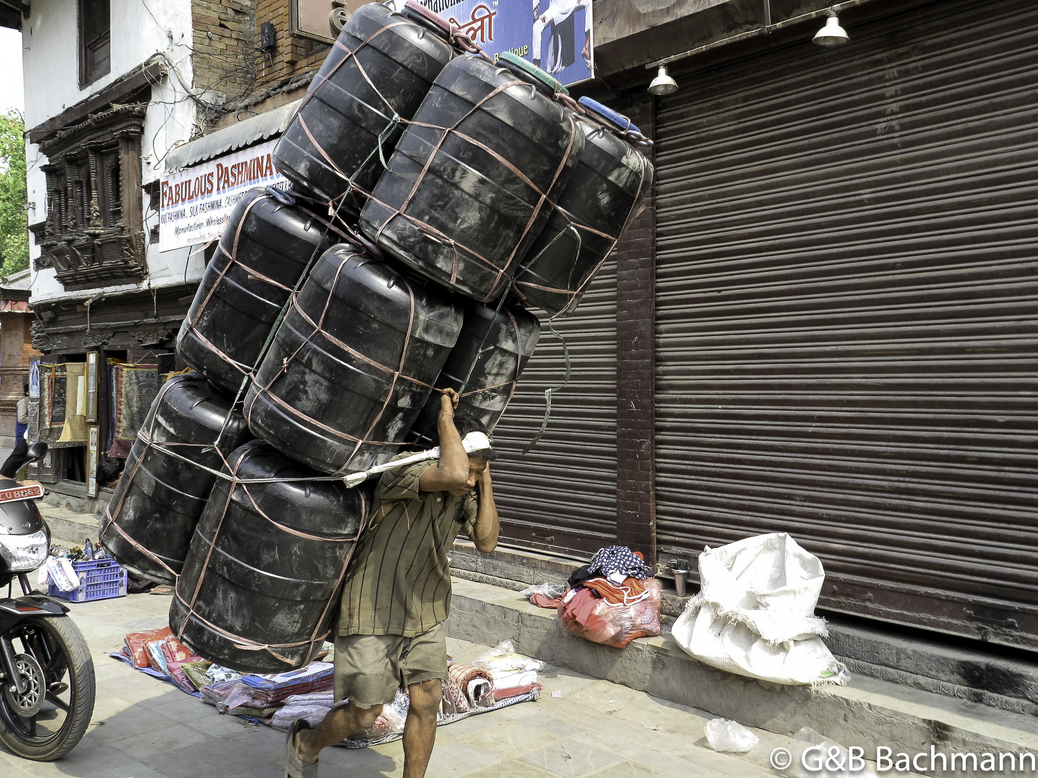 Bhaktapur_Swyambhunath_0121.jpg