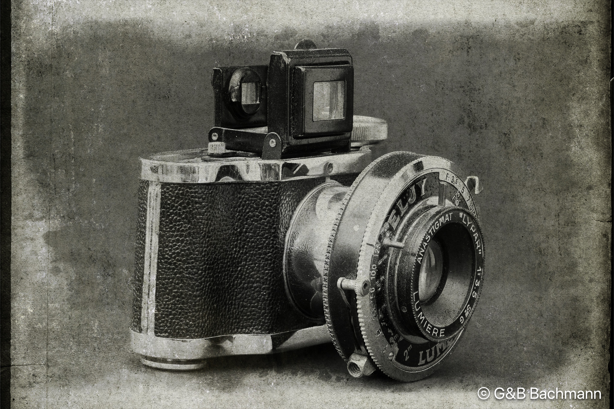 202112_Old_Camera.jpg